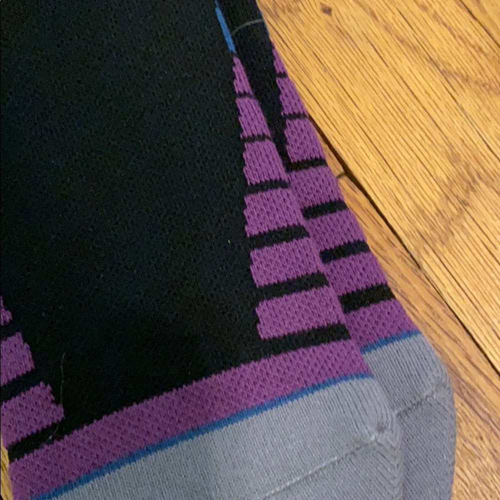 Unsimply stitched socks - Picture 3 of 5